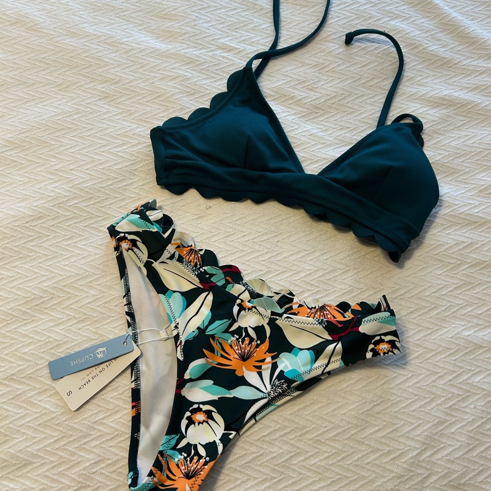 🆕Cupshe Green Bikini Set